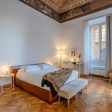 Appartamento Storico In Zona Barberini ローマ エクステリア 写真