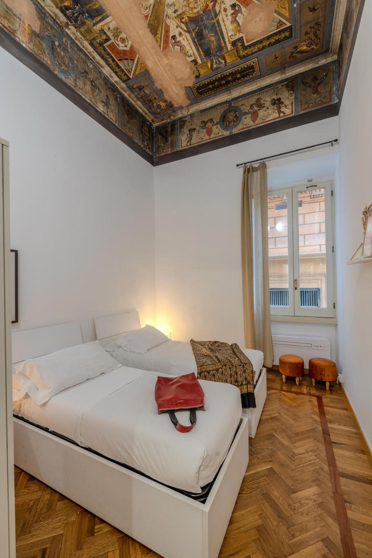 Appartamento Storico In Zona Barberini ローマ エクステリア 写真