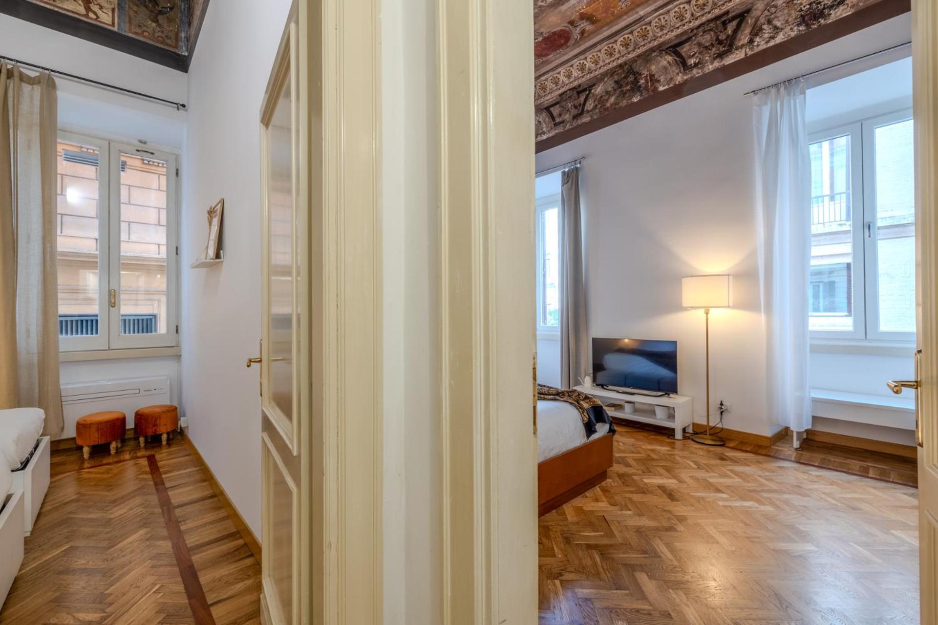 Appartamento Storico In Zona Barberini ローマ エクステリア 写真